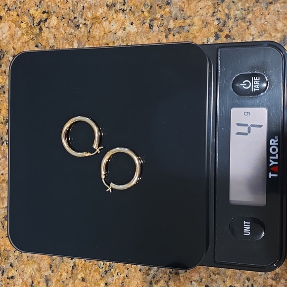 Hold! 2 Sets Of Hoop Earrings - Picture 10 of 11